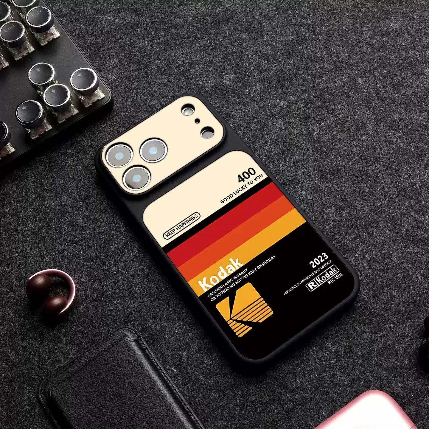 Retro film magnetic 17ProMax phone case